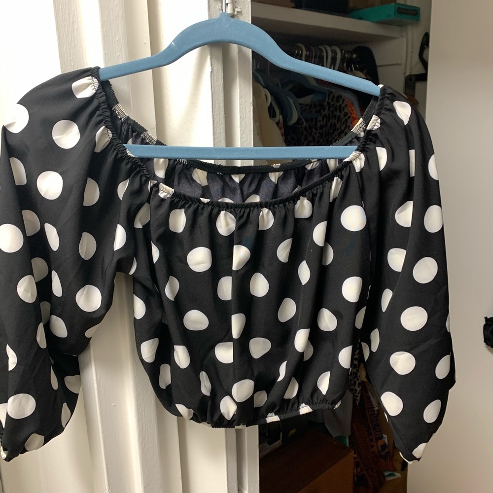 Cropped polka dot top.